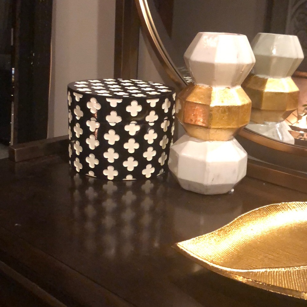 Meet your Posher, Holly